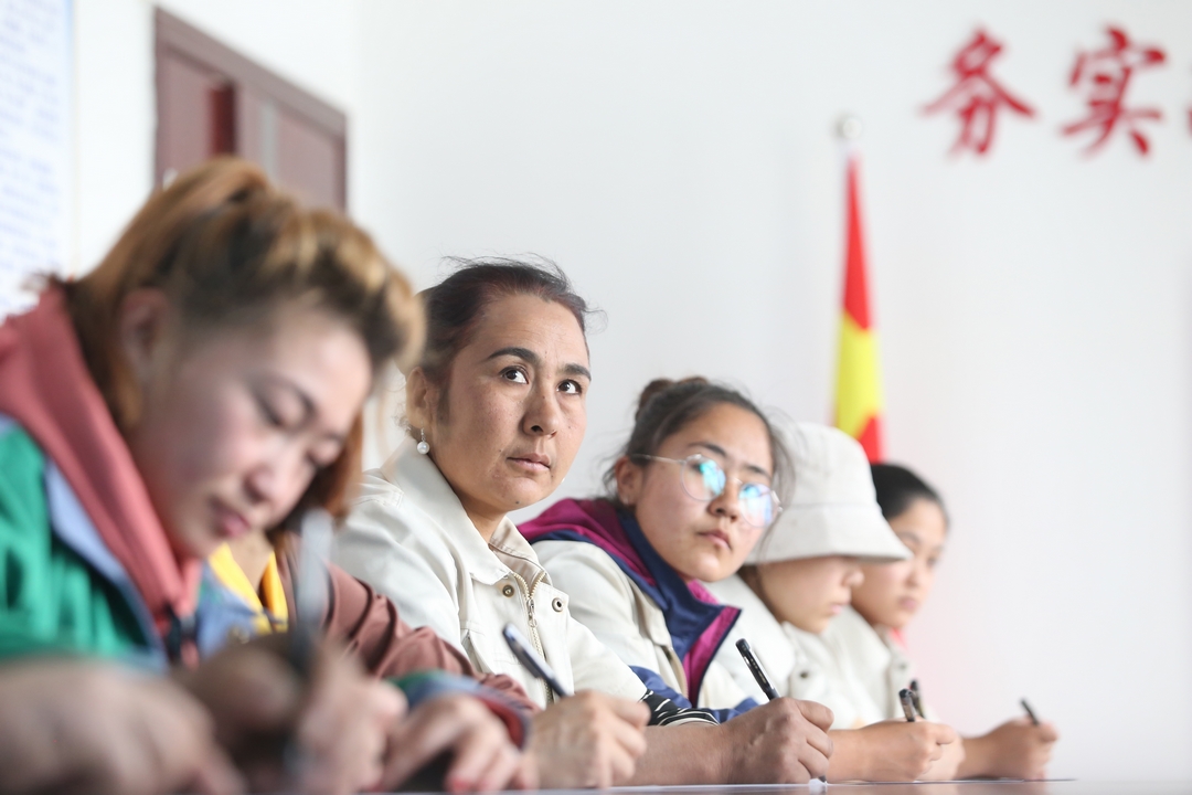 當好產(chǎn)業(yè)扶貧主力軍，打贏脫貧攻堅戰(zhàn)